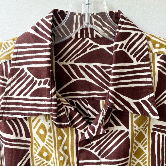 Handmade African men’s button down batik shirt - Picture 4 of 6